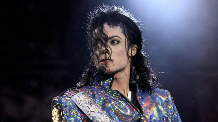 Michael Jackson se convierte en el primer artista en ingresar al Top 10 de Billboard Hot 100 en seis décadas distintas