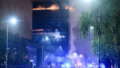 Enorme incendio destruye casi por completo un emblemático rascacielos en Zagreb, Croacia