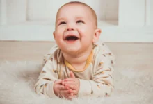 ¿Es normal que mi bebé duerma poco?