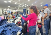 Maturineses aprovechan descuentos de noviembre y el Black Friday para comprar los estrenos