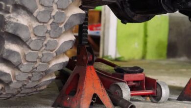 Hombre de 70 años pierde la vida en Maracay al caerle encima un carro sostenido por un gato mecánico