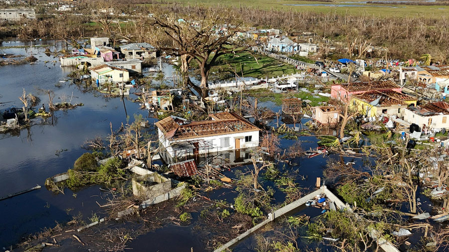 Huracán Melissa deja 50 muertos y destrucción masiva en Jamaica y Haití; Black River es la "zona cero"