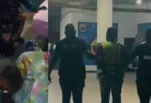 Detenido por agredir a su pareja frente a su hija que le suplicaba que se detuviera