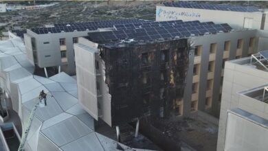 Incendio consume la fachada del Hospital Santa Lucía en España