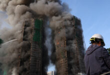 Hong Kong: Cuatro muertos y ocho heridos en un incendio que se propagó por andamiaje de bambú