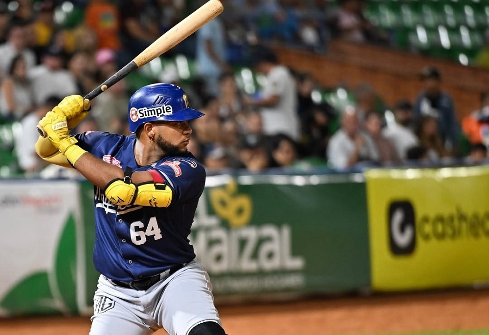 Navegantes superó a Margarita con pizarra de 9-2 y recuperó terreno en el torneo