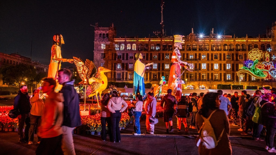 La capital mexicana celebra el Día de Muertos con un multitudinario desfile que unió historia, arte y tradición popular