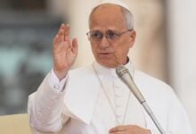 Papa León XIV condena el trato irrespetuoso de Trump a los migrantes en EE. UU.