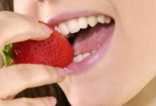 Bicarbonato y fresas: los trucos caseros para blanquear tus dientes
