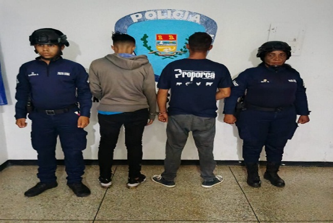 Pareja capturada por maltrato físico a dos adultos con condiciones especiales