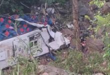 12 fallecidos y 20 heridos al volcar autobús con estudiantes en Colombia