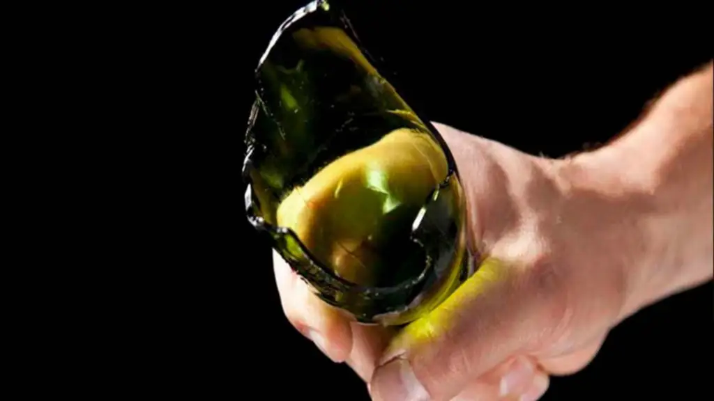 Detenidos padre, madre y tío de niño herido con pico de botella durante pelea familiar