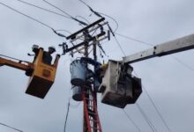 Hombre muere tras recibir fuerte descarga eléctrica de un transformador