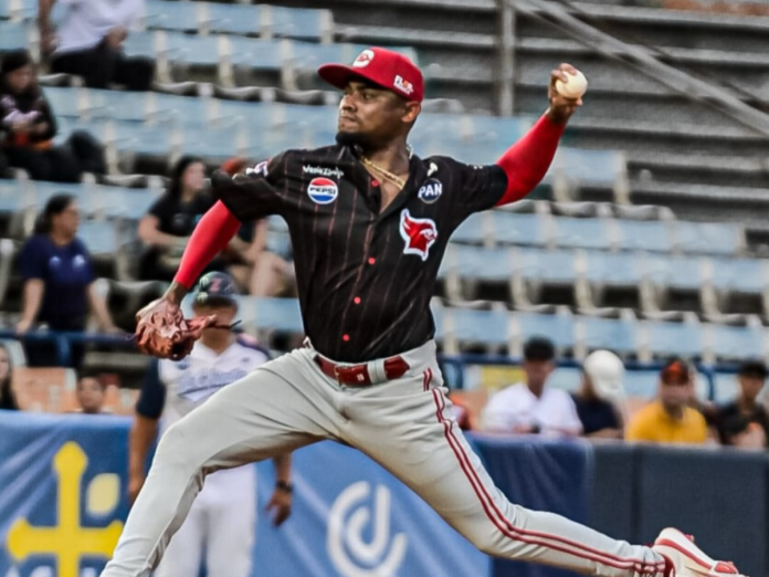 Cardenales anota siete carreras en los primeros dos innings y se lleva la victoria