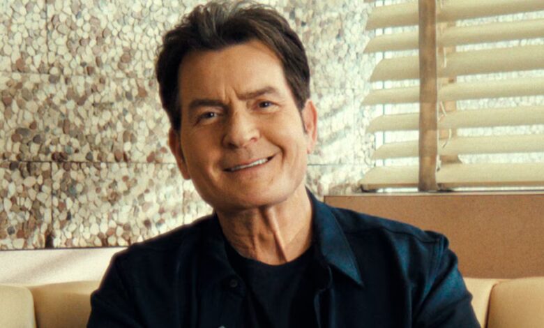 Charlie Sheen enfrenta demanda de $15 millones de dólares por manutención infantil