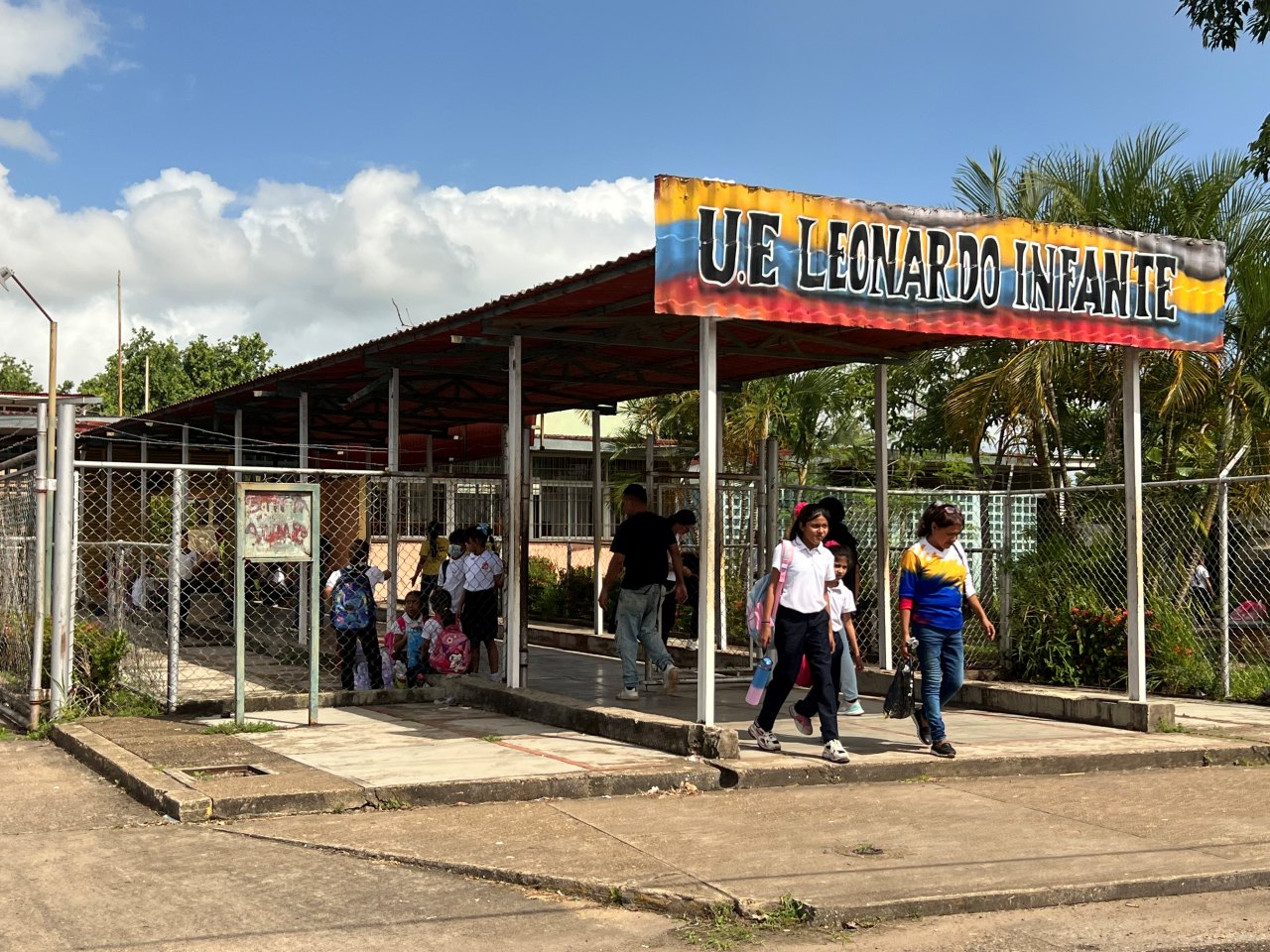 Planteles educativos reportan baja asistencia de estudiantes por temporada decembrina