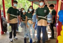 Estudiantes de la U.E Cecilio Acosta IV llevan alegría navideña a los abuelos de Las Cocuizas