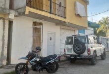 Hallan muerto a hombre de 59 años con heridas de arma blanca en una vivienda