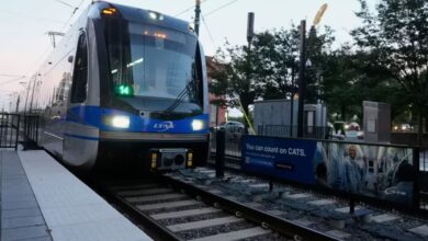Hombre gravemente herido tras ser apuñalado en tren ligero de Charlotte