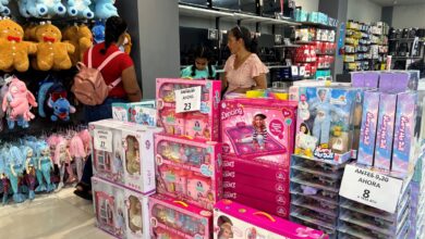 Maturineses continúan buscando los obsequios para Navidad