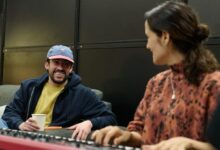 Julieta Venegas sorprende en el concierto de Bad Bunny en México