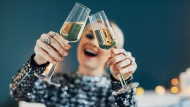 Psicología: ¿Por qué cada vez más personas eligen pasar Año Nuevo a solas?