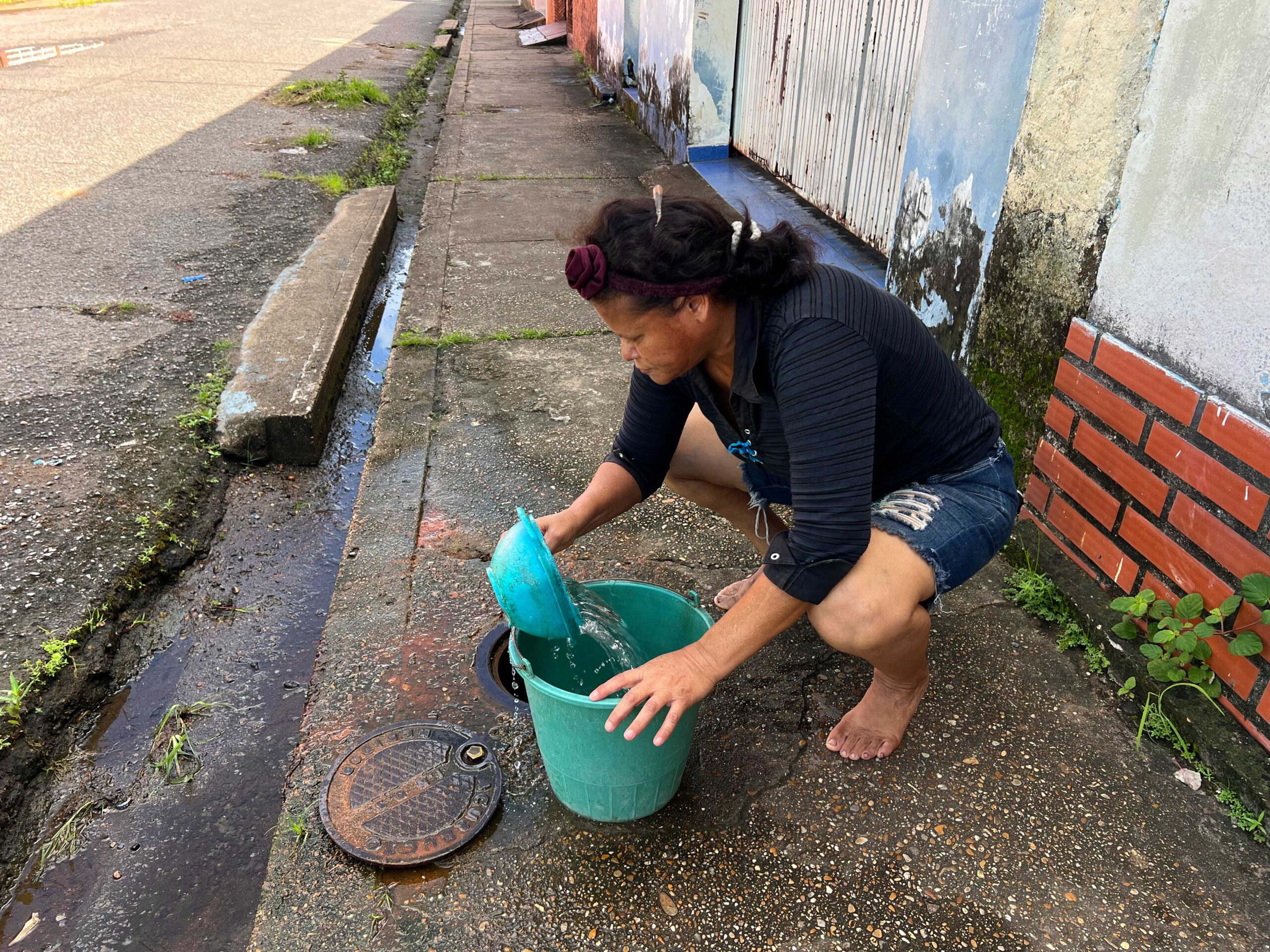 Persiste deficiencia de agua en la calle 2 de Las Cocuizas