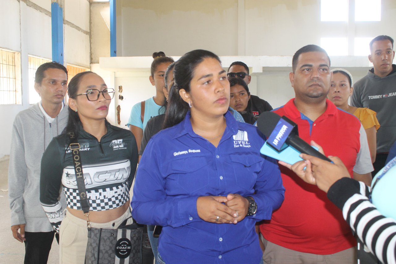 Graduandos de la UPEL en Maturín rechazan auditorio "abandonado" para su acto