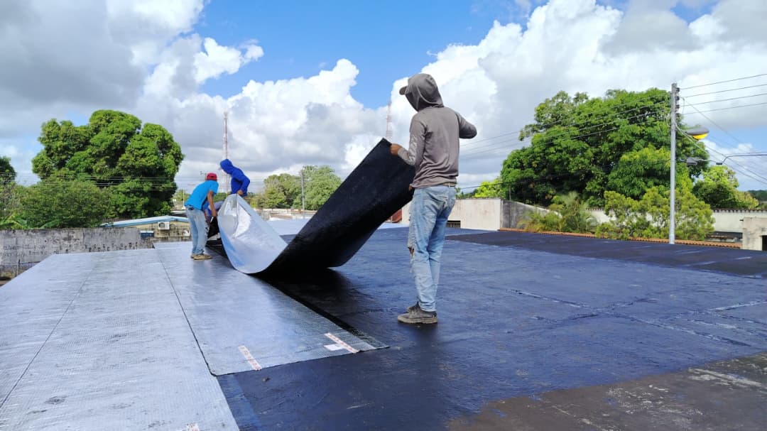Impermeabilizan y recuperan espacios de la estación de Bomberos de Caicara