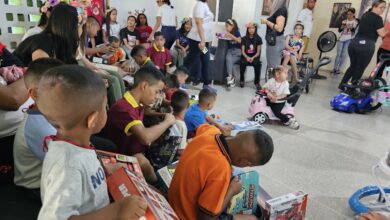 Navidad en el Samanna: Niños abrigados en Maturín reciben juguetes y almuerzo navideño