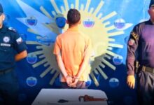 Detienen a joven por amenazar de muerte a su madre con una llave de tubo y una tijera