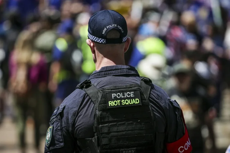 Acusan a cuatro hombres en Australia por red de abuso infantil "satánico"