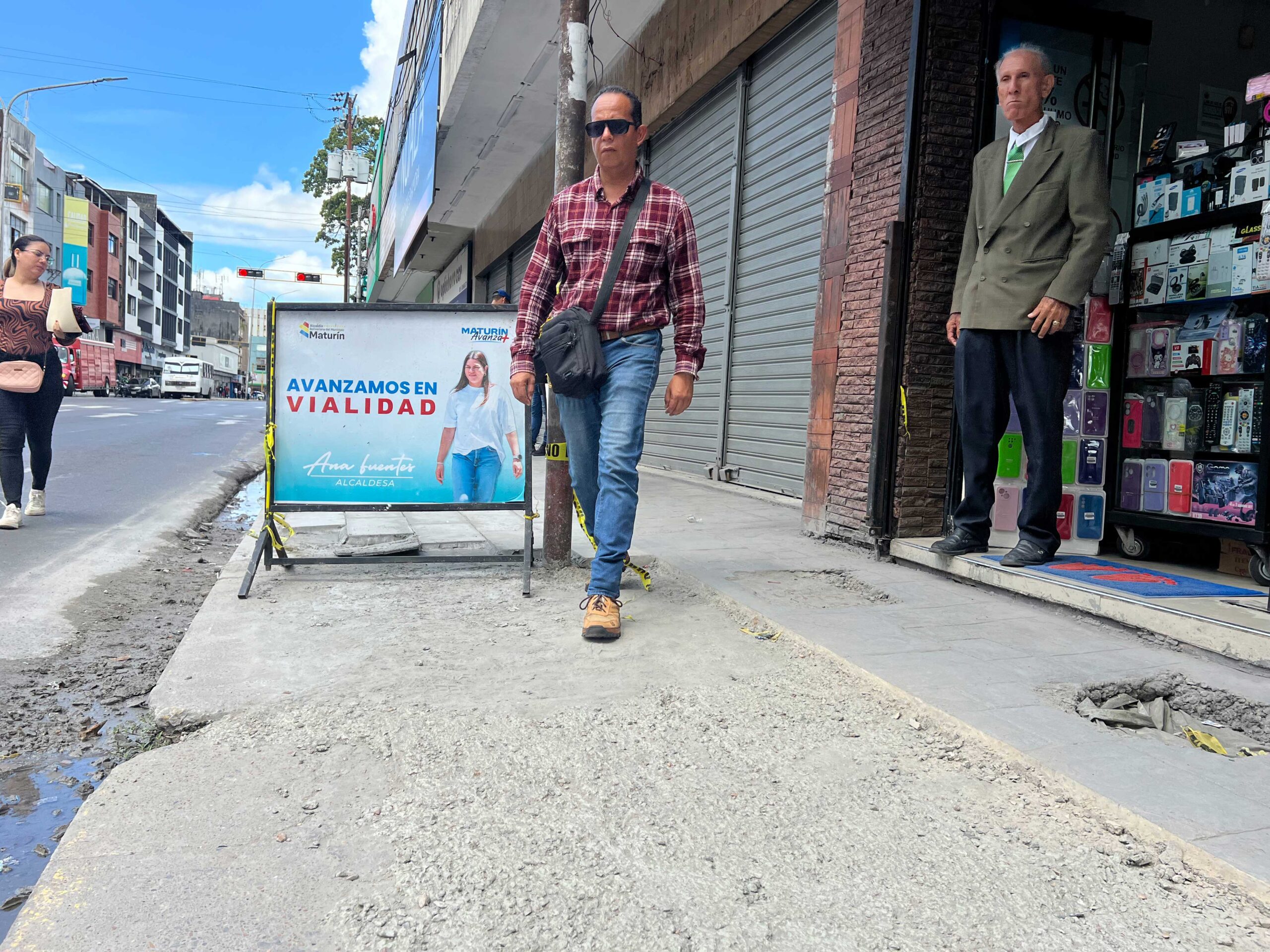 Comerciantes y ciudadanos de Maturín piden agilizar los trabajos de las aceras