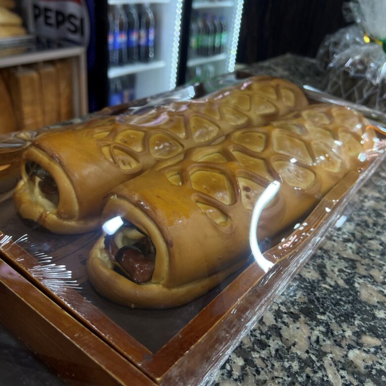 Entre 9,99 a 15 dólares se consigue el pan de jamón en Maturín
