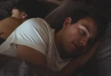 Dormir después de la 1:00 am aumenta el riesgo de depresión y ansiedad, según Stanford