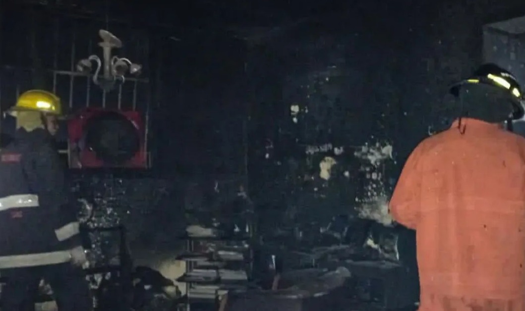 Hombre de 51 años muere por inhalación de humo tras incendio