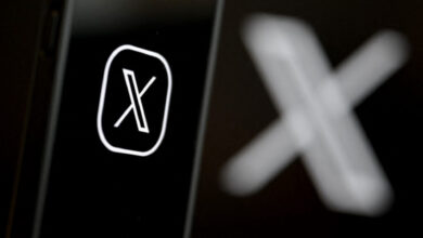 X multada en Europa por el diseño engañoso de su marca azul