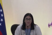 Presidenta encargada supervisa reconstrucción en zonas afectadas por el ataque militar