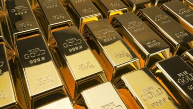 Oro alcanza los 5.600 dólares por onza