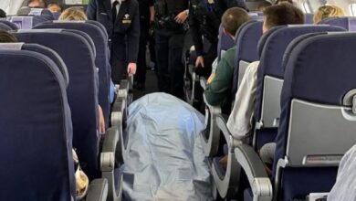 Hombre se quita la vida con los cordones de sus zapatos en pleno vuelo hacia Moscú