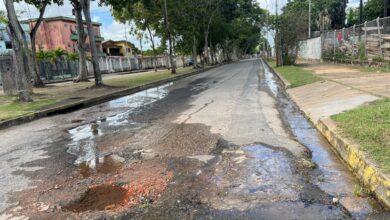 Reportan bote de aguas blancas Av. Andrés Eloy Blanco
