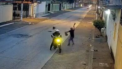 Hombre frustra robo en Ecuador al defenderse con un machete