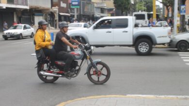 Motorizados de Maturín buscan comprar los cascos integrales