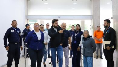 Gobernador Luna supervisa remodelación final del 5to piso del Humnt