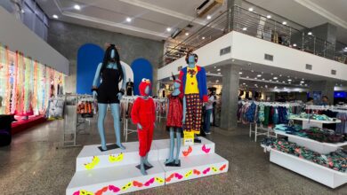 Comerciantes del centro de Maturín reportan bajas ventas de disfraces y pistolas de agua