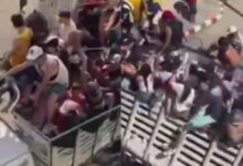 Varios heridos al colapsar un camión durante caravana en Colombia