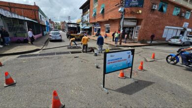 Alcaldía de Maturín rehabilita alcantarilla frente a la Plaza de los Enamorados
