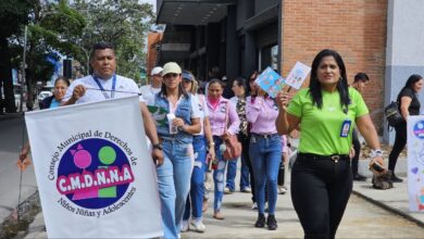 Realizan pancartazo sobre el Día Escolar de la No Violencia y la Paz