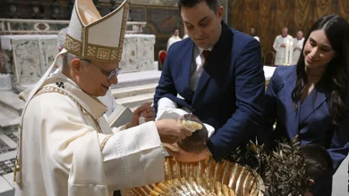 Papa León XIV bautizó a 20 niños en la capilla Sixtina