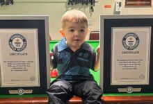 Niño de 2 años rompe dos récords Guinness en billar